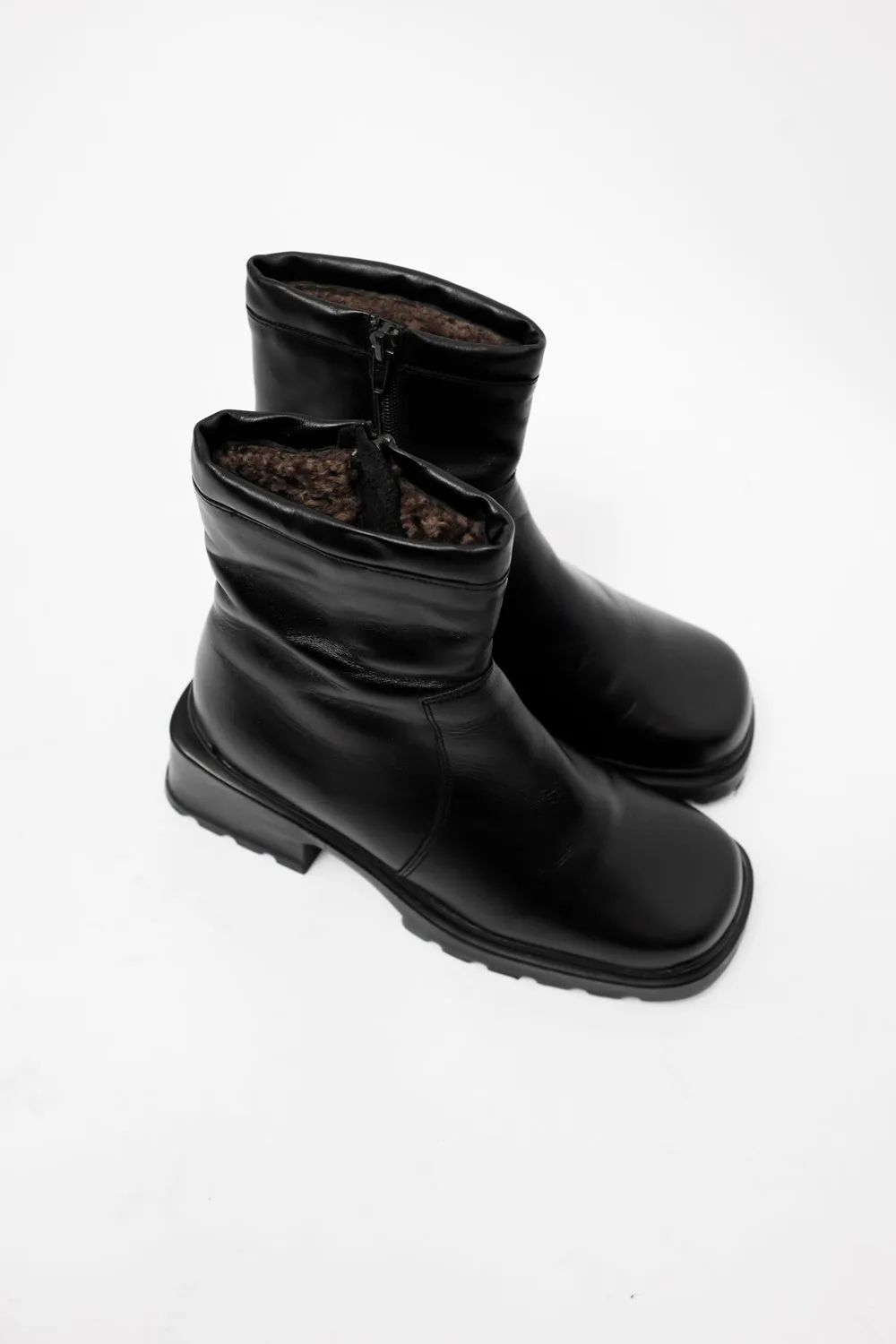 0021_WARM DERBY LEATHER BOOTS 38