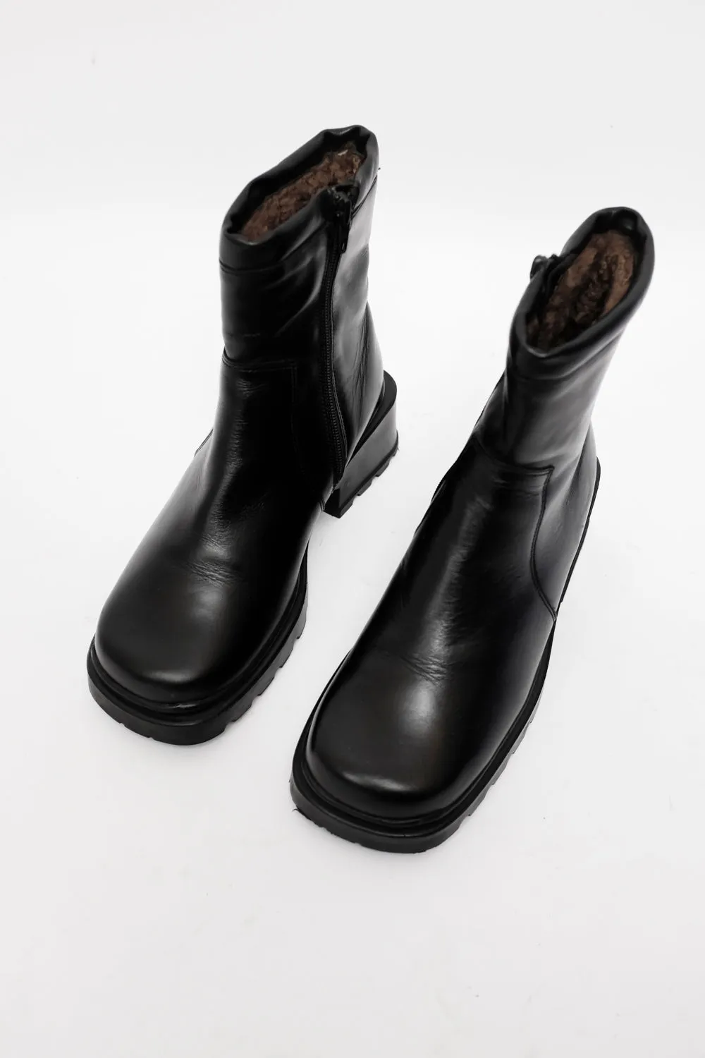 0021_WARM DERBY LEATHER BOOTS 38