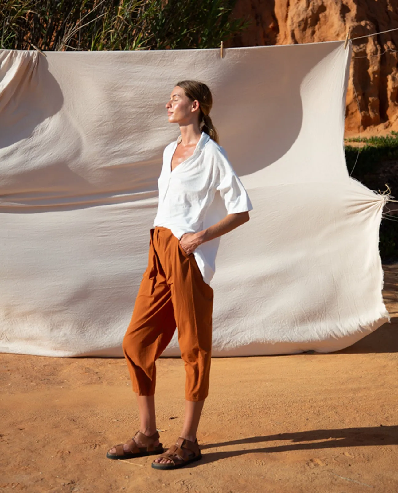 Enola Organic Cotton Trousers In Caramel