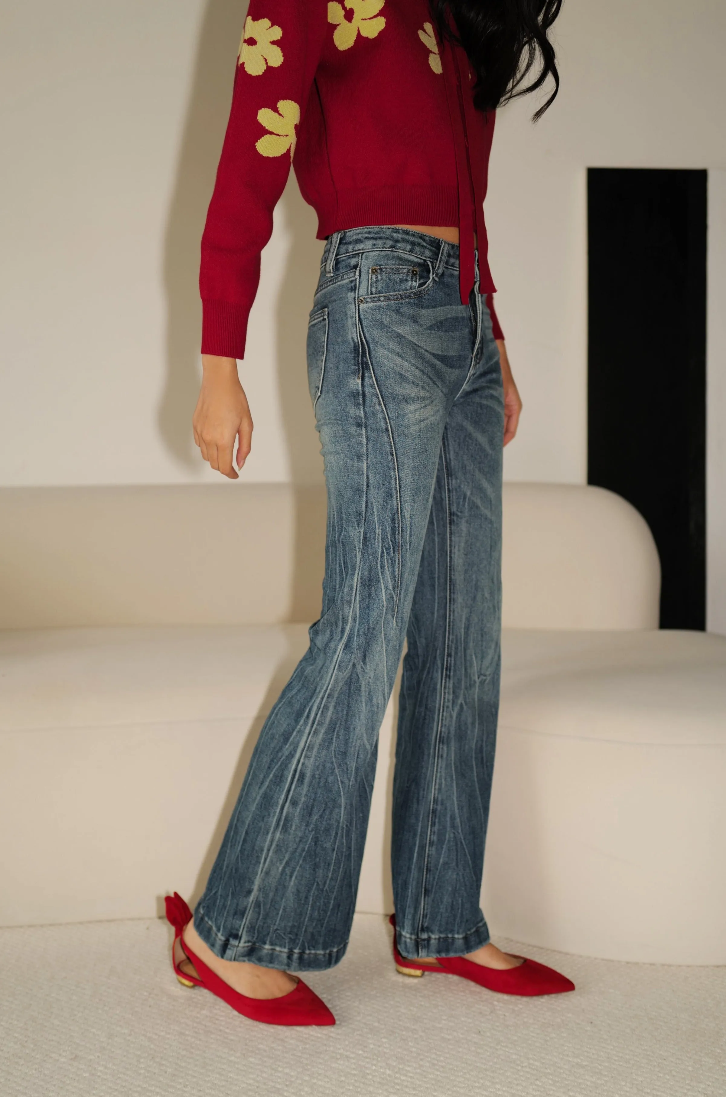 To the 80's flared jeans