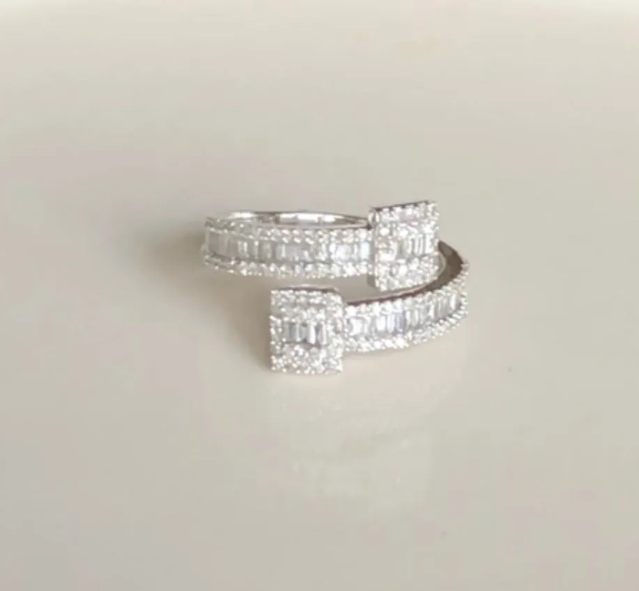 Women diamond ring